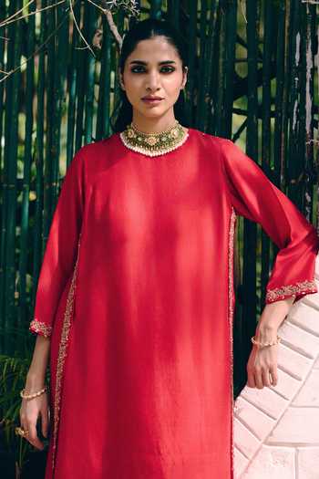 Buy_Pink City by Sarika_Red Silk Round Neck Straight Kurta And Pant Set _Online_at_Aza_Fashions