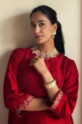 Pink City by Sarika_Red Silk Round Neck Straight Kurta And Pant Set _at_Aza_Fashions