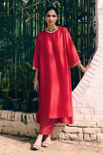 Buy_Pink City by Sarika_Red Silk Round Neck Straight Kurta And Pant Set _at_Aza_Fashions