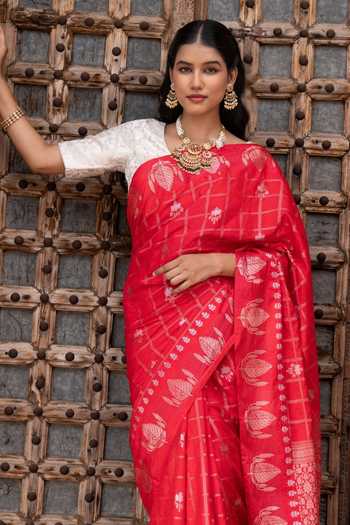 Zal From Benaras_Red Silk Handloom Saree With Unstitched Blouse Fabric _Online_at_Aza_Fashions