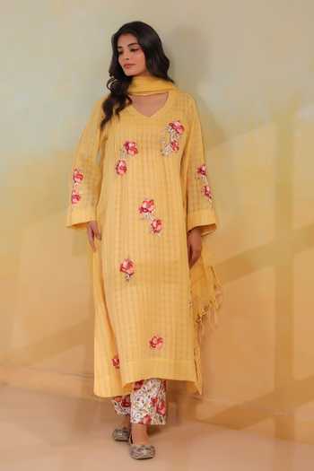 Buy_Anshu Wadhwa_Yellow Cotton V-neck, Yes Applique Embroidered Kurta Set _at_Aza_Fashions