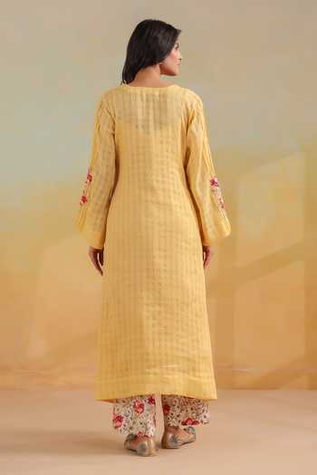 Shop_Anshu Wadhwa_Yellow Cotton V-neck, Yes Applique Embroidered Kurta Set _at_Aza_Fashions