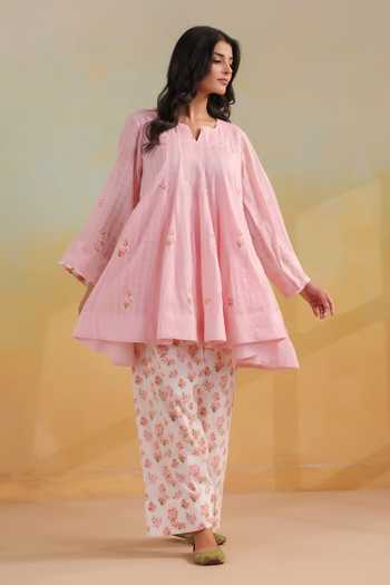 Buy_Anshu Wadhwa_Pink Cotton, Kota Doria Split V-neck Short Kalidar Kurta And Printed Salwar Set _at_Aza_Fashions