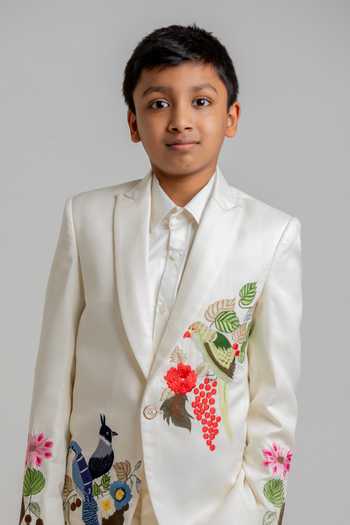 Buy_Lil Angels_White Cotton, Suiting Bird Embroidered Blazer Set _Online_at_Aza_Fashions