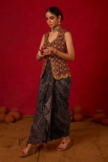 Buy_Nitara Dhanraj Label_Black Crepe V-neck Embroidered Waistcoat And Skirt Set _at_Aza_Fashions