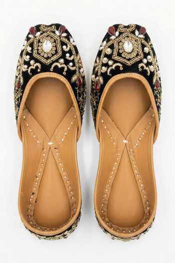 Shop_Sole Mates by Palak_Black Sahiba Embroidered Juttis _at_Aza_Fashions