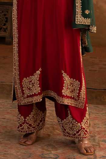 Buy_ANGAD SINGH_Maroon Silk, Net Split V-neck, Yes Embroidered Kurta Set _Online_at_Aza_Fashions
