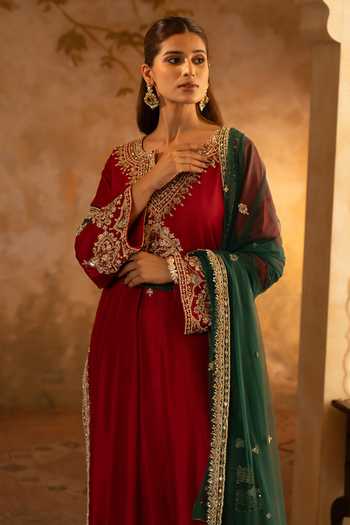 ANGAD SINGH_Maroon Silk, Net Split V-neck, Yes Embroidered Kurta Set _at_Aza_Fashions