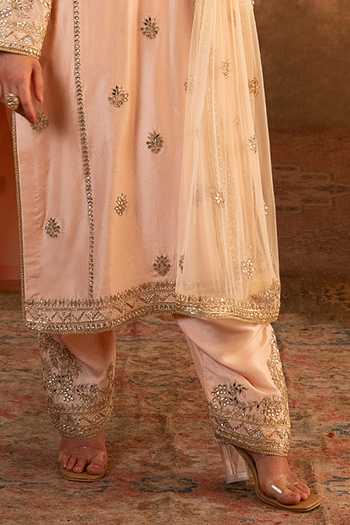 Buy_Angad Singh_Peach Silk, Net V-neck, Yes Embroidered Kurta Set _Online_at_Aza_Fashions