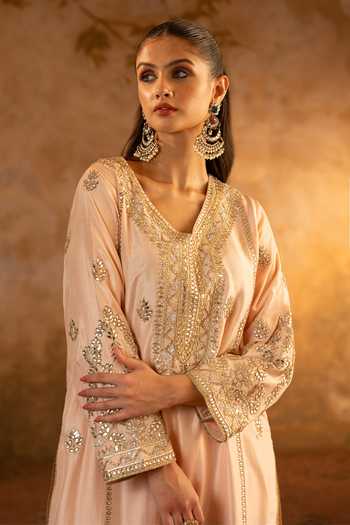 Shop_Angad Singh_Peach Silk, Net V-neck, Yes Embroidered Kurta Set _Online_at_Aza_Fashions