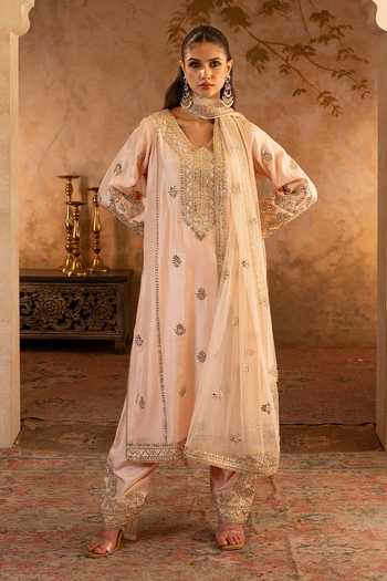 Buy_Angad Singh_Peach Silk, Net V-neck, Yes Embroidered Kurta Set _at_Aza_Fashions