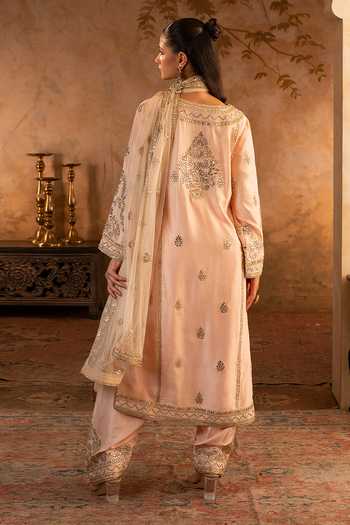 Angad Singh_Peach Silk, Net V-neck, Yes Embroidered Kurta Set _Online_at_Aza_Fashions