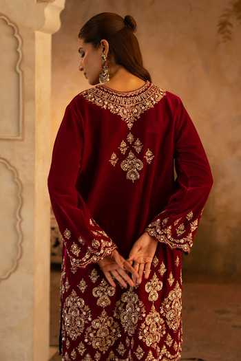 Shop_Angad Singh_Wine Net, Velvet V-neck Rani Embroidered Kurta Set _Online_at_Aza_Fashions