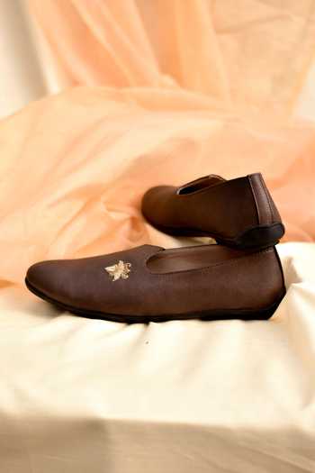 Shop_Around Always_Brown Pallav Metallic Motif Embroidered Juttis _at_Aza_Fashions