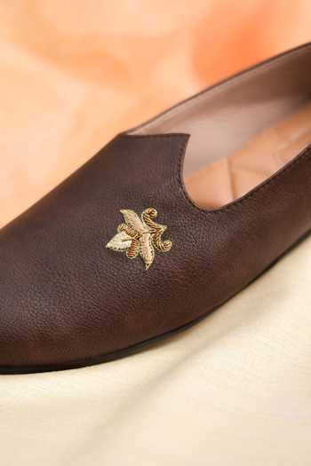 Buy_Around Always_Brown Pallav Metallic Motif Embroidered Juttis _Online_at_Aza_Fashions