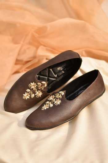 Shop_Around Always_Brown Ahaan Embroidered Juttis _at_Aza_Fashions