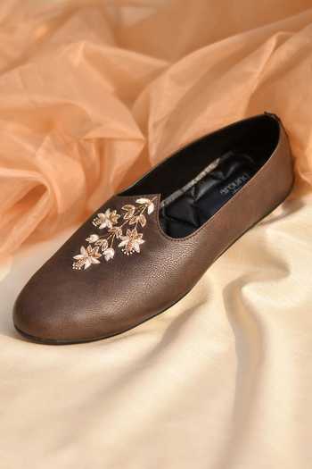 Around Always_Brown Ahaan Embroidered Juttis _Online_at_Aza_Fashions
