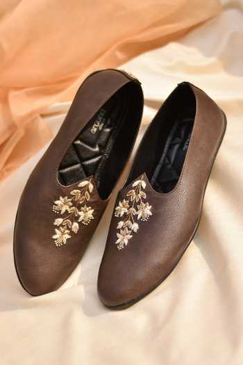 Buy_Around Always_Brown Ahaan Embroidered Juttis _at_Aza_Fashions