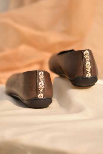 Buy_Around Always_Brown Ahaan Embroidered Juttis _Online_at_Aza_Fashions