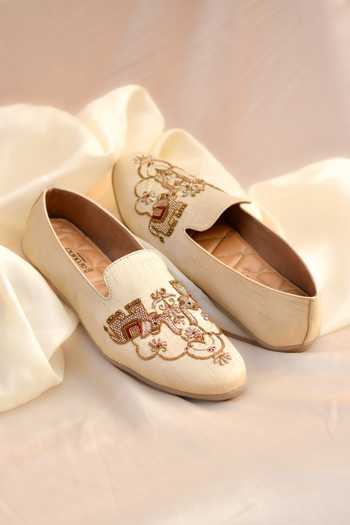 Shop_Around Always_Ivory Gajj Embroidered Juttis _at_Aza_Fashions