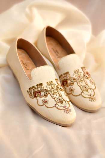 Buy_Around Always_Ivory Gajj Embroidered Juttis _at_Aza_Fashions