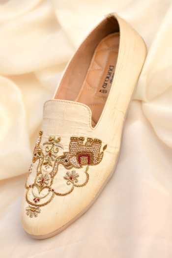 Buy_Around Always_Ivory Gajj Embroidered Juttis _Online_at_Aza_Fashions