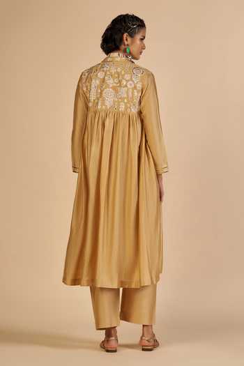 Shop_Gulabo By Abu Sandeep_Beige Chanderi Embroidered Coat _at_Aza_Fashions