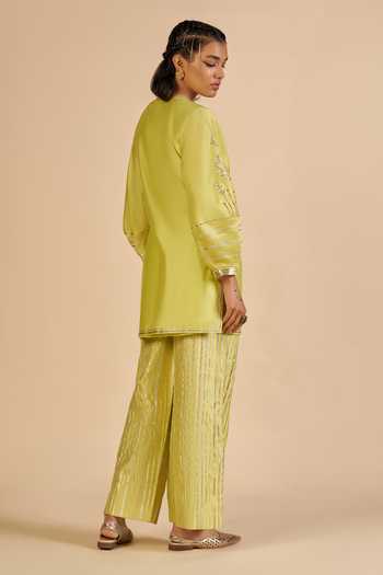 Shop_Gulabo By Abu Sandeep_Green Chanderi V-neck Embroidered Sleeve Kurta _at_Aza_Fashions