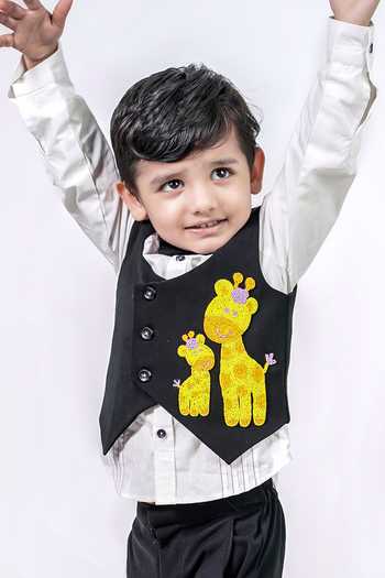 Label Kiaa_Black Giraffe Embroidered Waistcoat Set _Online_at_Aza_Fashions