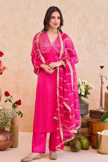 Shop_Taro_Fuchsia Silk Satin, Chiffon V-neck, Aarzoo Gota Patti Chevron Pattern Kurta Set _Online_at_Aza_Fashions
