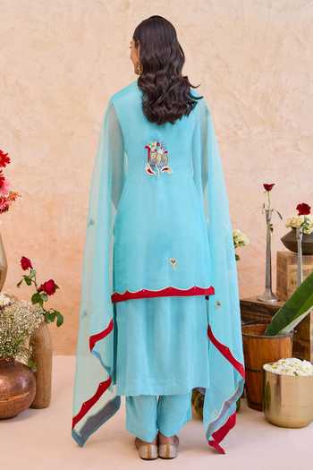 Taro_Sky Blue Silk Satin, Organza V-neck, Yes Vaidehi Sleeveless Kurta Set _Online_at_Aza_Fashions