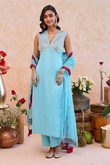 Buy_Taro_Sky Blue Silk Satin, Organza V-neck, Yes Vaidehi Sleeveless Kurta Set _at_Aza_Fashions