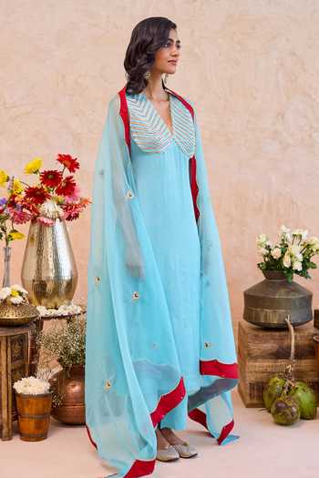 Buy_Taro_Sky Blue Silk Satin, Organza V-neck, Yes Vaidehi Sleeveless Kurta Set 