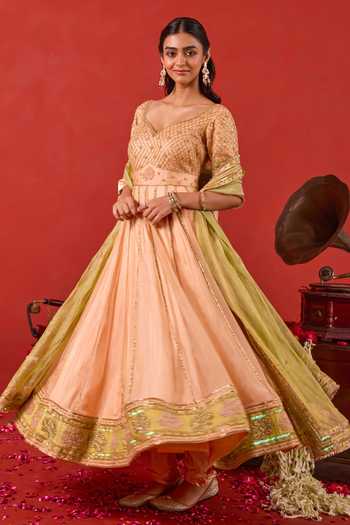 Buy_Taro_Peach Silk, Tissue Leaf Neck Inaayat Embroidered Anarkali Set _Online_at_Aza_Fashions