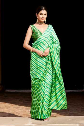 Buy_Geroo Jaipur_Green Tussar V-neck Lehriya Pure Silk Saree Set _Online_at_Aza_Fashions