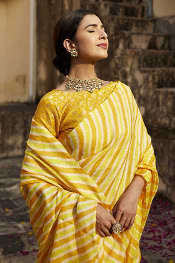 Buy_Geroo Jaipur_Yellow Silk, Tussar Round Neck Lehriya Pure Saree Set _Online_at_Aza_Fashions