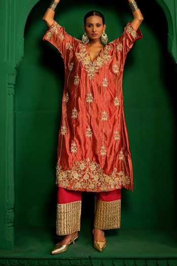 Charu Makkar_Pink , , V-neck Helen Aari Embroidered Kurta And Pant Set _Online_at_Aza_Fashions