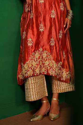 Charu Makkar_Pink , , V-neck Helen Aari Embroidered Kurta And Pant Set _at_Aza_Fashions