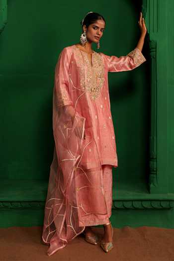 Charu Makkar_Pink Tissue, Organza Split V-neck Twinkle Gota Work Kurta Set _Online_at_Aza_Fashions