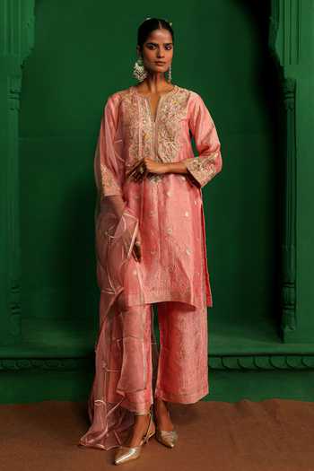 Buy_Charu Makkar_Pink Tissue, Organza Split V-neck Twinkle Gota Work Kurta Set _at_Aza_Fashions