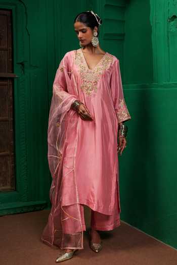 Buy_Charu Makkar_Pink Silk, Organza V-neck Reena Zardozi Work Kurta Set _Online_at_Aza_Fashions
