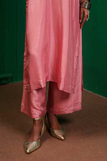 Charu Makkar_Pink Silk V-neck, Yes Reena Zardozi Work Kurta And Pant Set _Online_at_Aza_Fashions