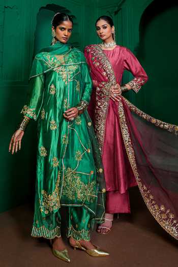 Buy_Charu Makkar_Emerald Green , , V-neck, Aruna Zardozi Work Kurta Set 