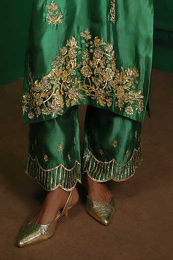 Buy_Charu Makkar_Green Silk Organza V-neck Aruna Zardozi Work Kurta And Pant Set 