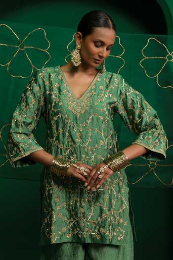 Shop_Charu Makkar_Green Tissue V-neck Zeenat Aari Work Kurta And Pant Set _Online_at_Aza_Fashions