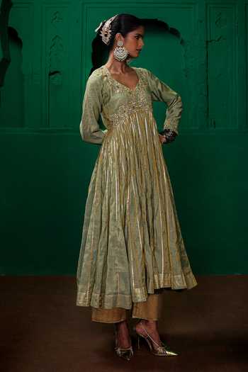Charu Makkar_Green Organza, Chanderi, Tissue Scoop Neck Poonam Embroidered Anarkali Set _Online_at_Aza_Fashions