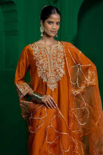 Charu Makkar_Orange Silk, Organza, Dupion Split V-neck Tanuja Embroidered Kurta Set _at_Aza_Fashions