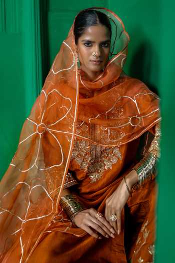 Buy_Charu Makkar_Orange Silk, Organza, Dupion Split V-neck Tanuja Embroidered Kurta Set 