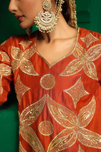Buy_Charu Makkar_Orange Silk, Dupion, Organza V-neck Sridevi Embroidered Kurta Gharara Set _Online