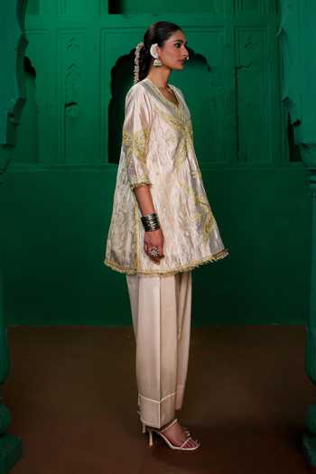 Charu Makkar_Ivory Tissue, Satin, Modal, Organza V-neck Saira Zardozi Work Kurta Set _Online_at_Aza_Fashions